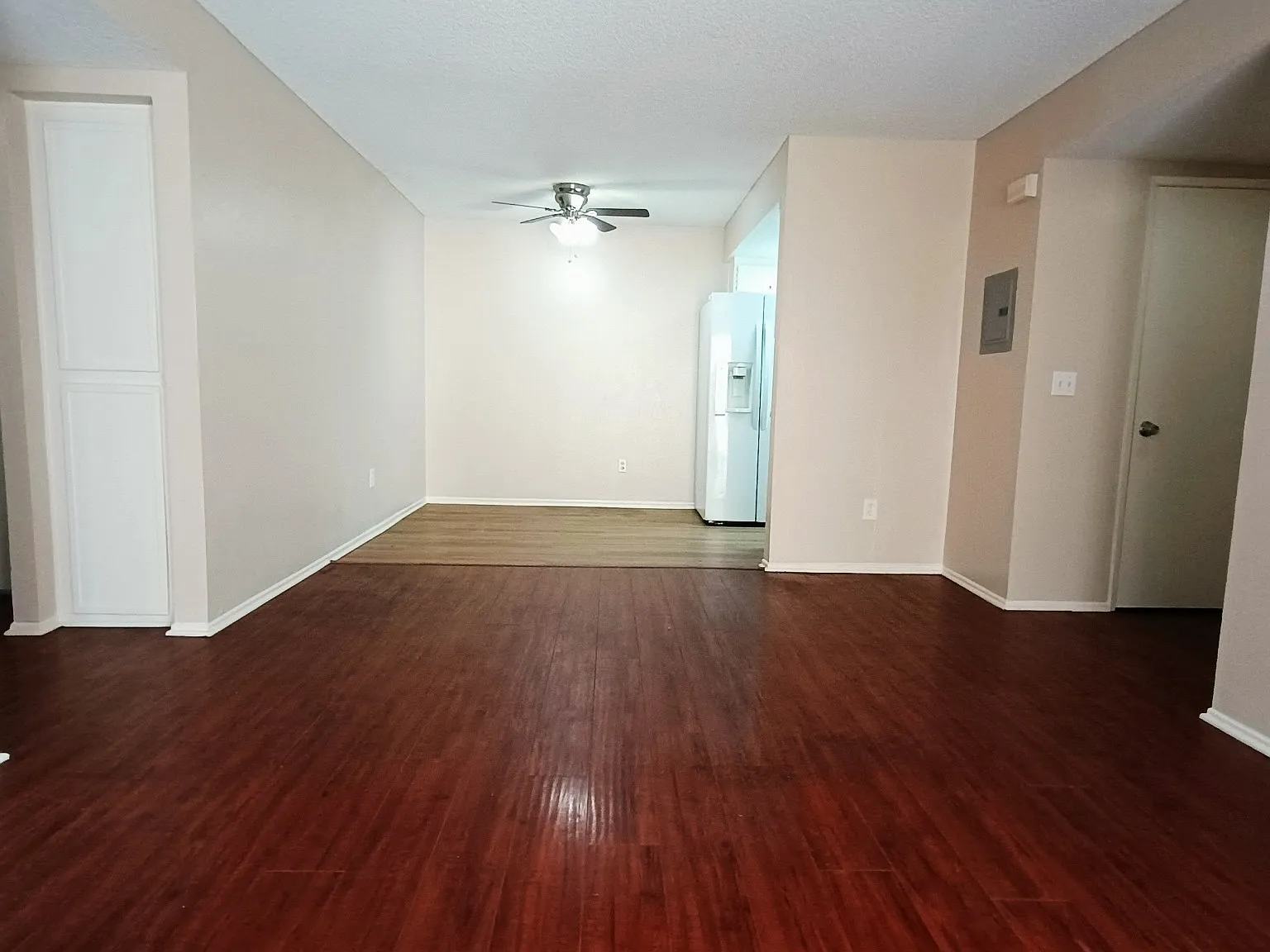Ontario Apartments — Photo 4