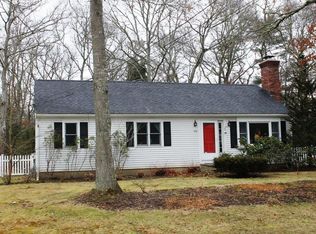 232 Mockingbird Ln, Marstons Mills, MA 02648