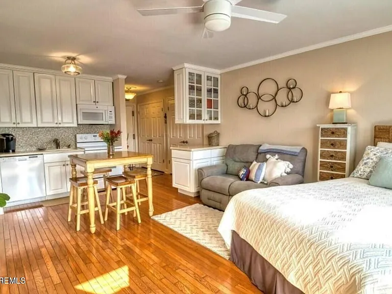 5 Ocean Ave #5B — Photo 3
