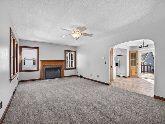 5th image of 317 W Leclaire Rd