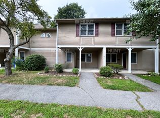 5 Adams Rd, Hanscom Afb, MA 01731