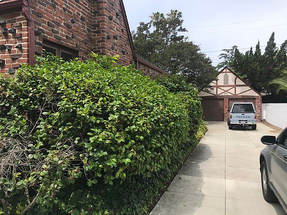 3rd image of 1855 Twin Palms Dr