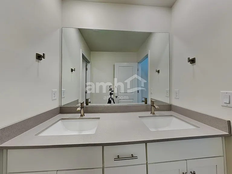 3314 S Fields Ave — Photo 16