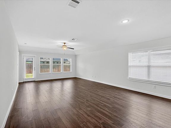 5th image of 4218 Bullock Ln