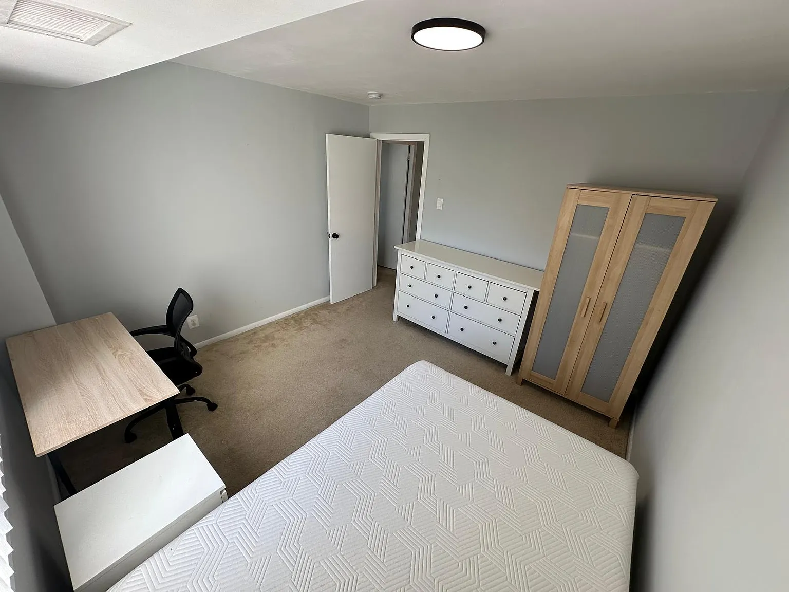 2 bed, 948 sqft, $900 — Photo 3