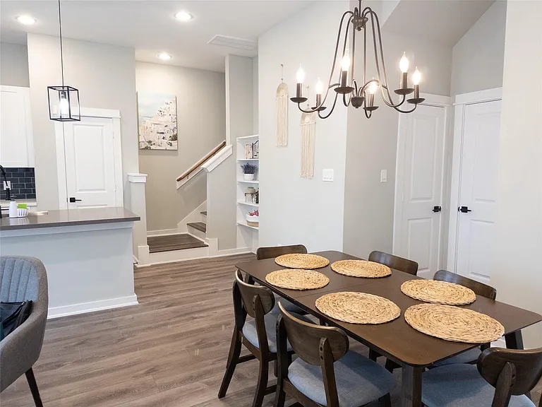 6713 Parker Grove Ln — Photo 4