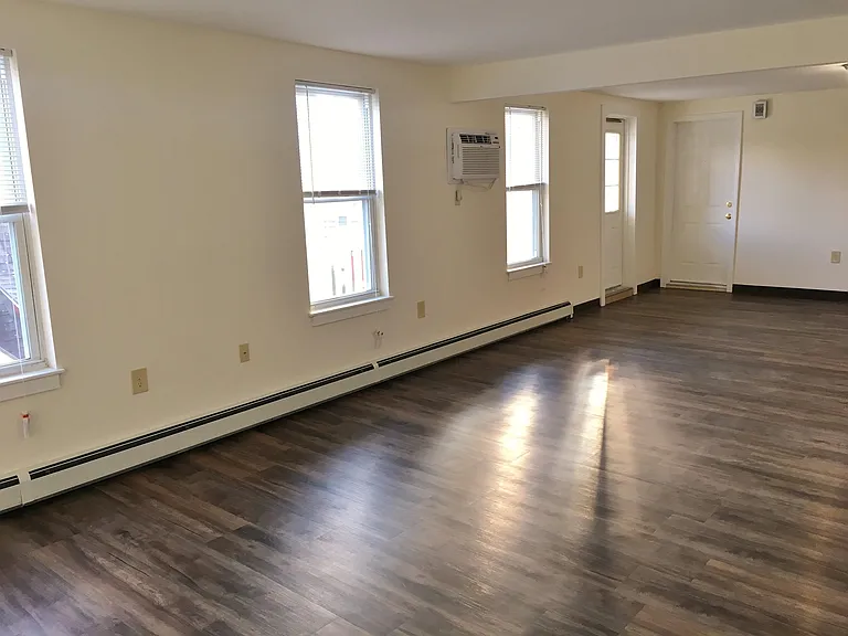 93 2nd St #3 — Photo 22