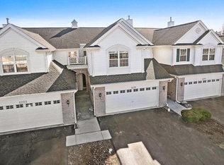 1275 Timberline Dr, Bartlett, IL 60103