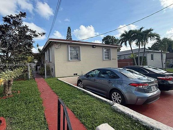 2nd image of 1140 SW 9th St #2