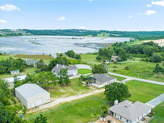3rd image of 13120 Rainbow Ln