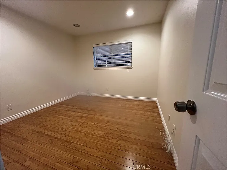 27909 Wellston Dr — Photo 14