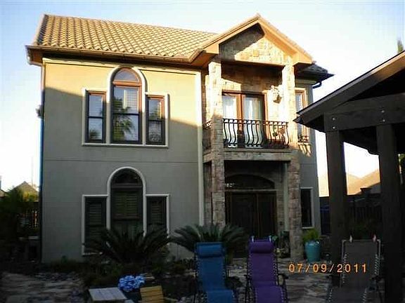 2nd image of 1723 Llano St
