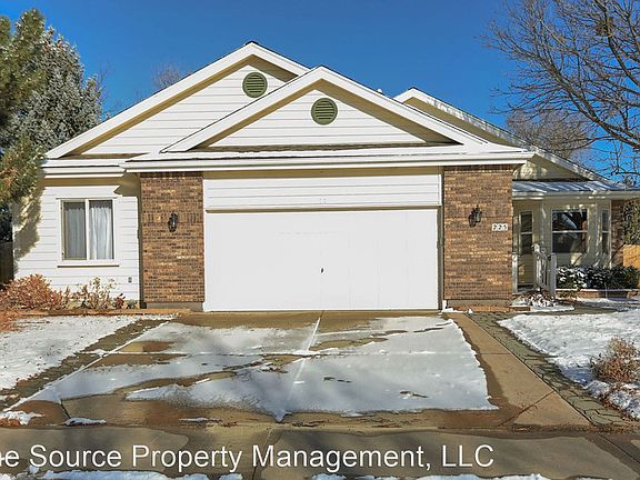 2nd image of 225 Sequoia Cir