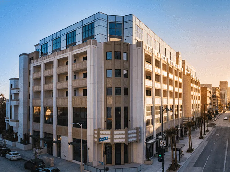 Superb Location on Wilshire near La Brea