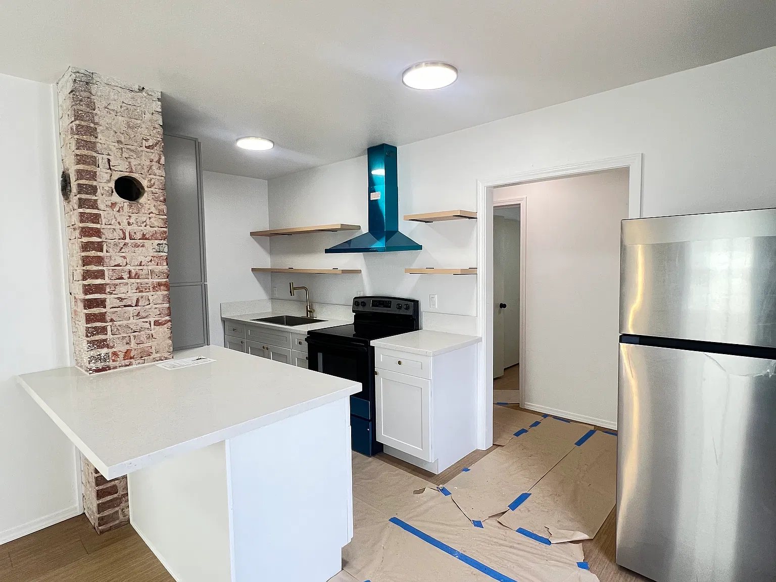 3 bed, 748 sqft, $1,395 — Photo 2