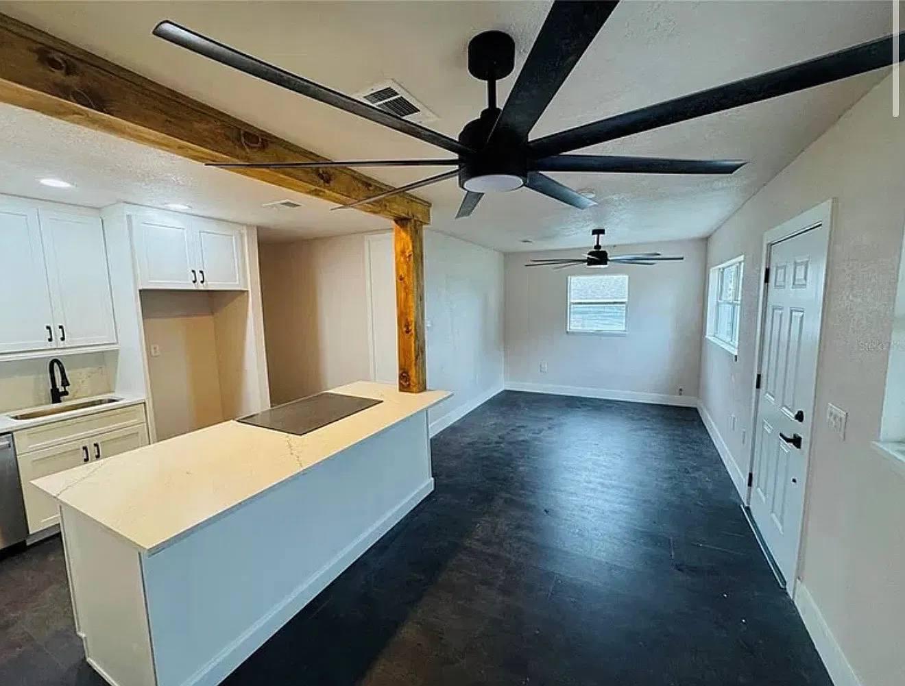 4 bed, 864 sqft, $1,800 — Photo 3