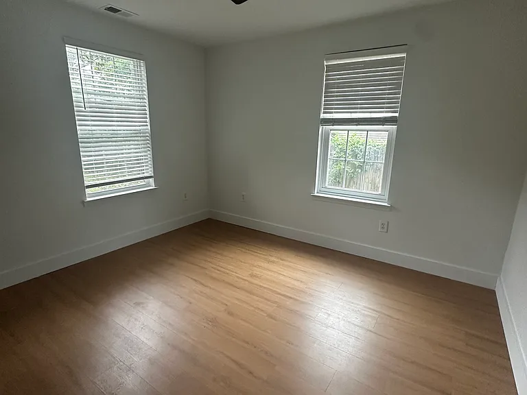 2608 S Allen Dr — Photo 8