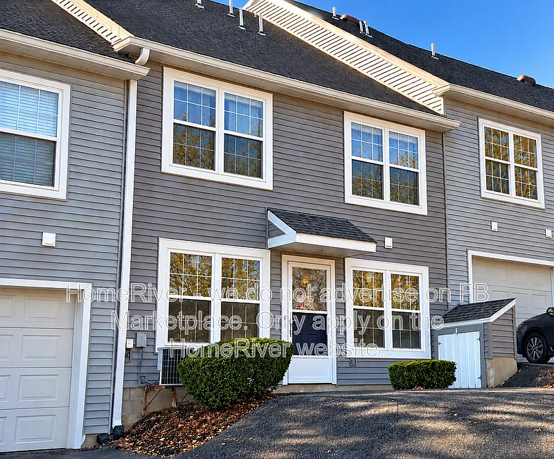 26 Court Ln