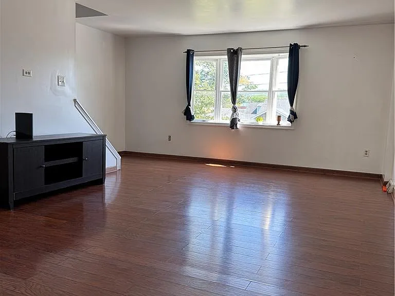 1633 E Cedar St — Photo 7