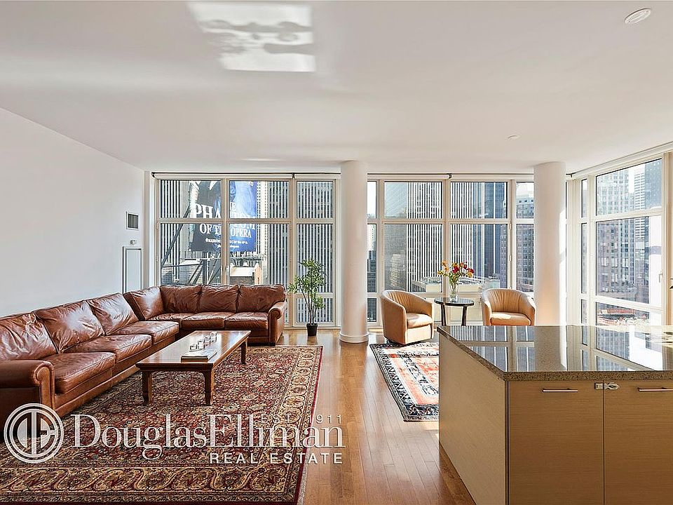 1st image of 1600 Broadway #Ph3d
