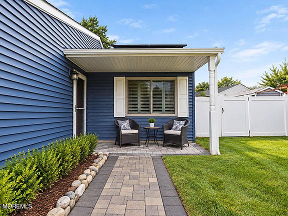 5th image of 97 Garrison Drive