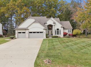 4435 Driftwood Dr, Commerce Township, MI