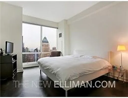 Rented by Douglas Elliman | media 15