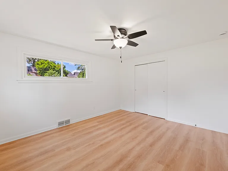 Valley View Dr — Photo 17