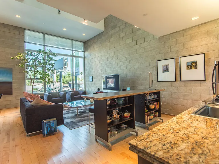 717 N Highland Ave #9 — Photo 17