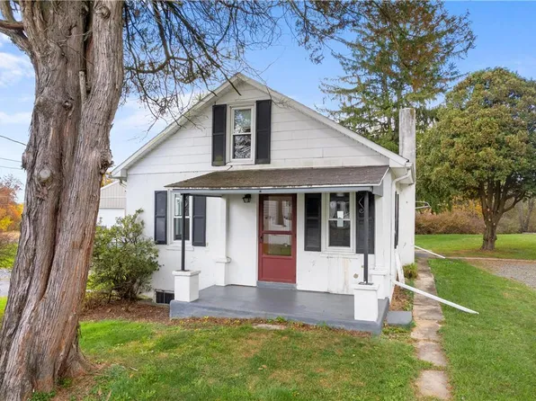 11 Lumber St, Mertztown, PA 19539