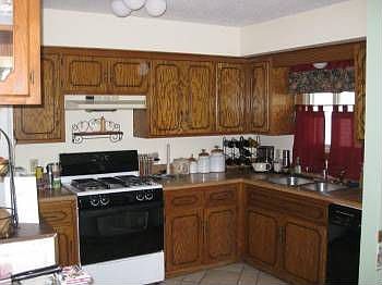 2nd image of 1209 Meadowwood Dr N