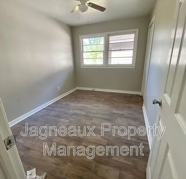 3566 Monroe St — Photo 10