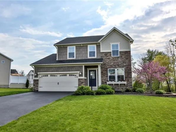 34 Tuscany Ln, Webster, NY 14580