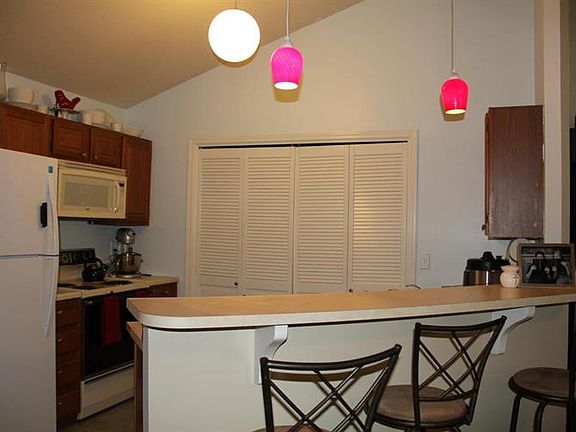 4th image of 108 Park De Ville Pl