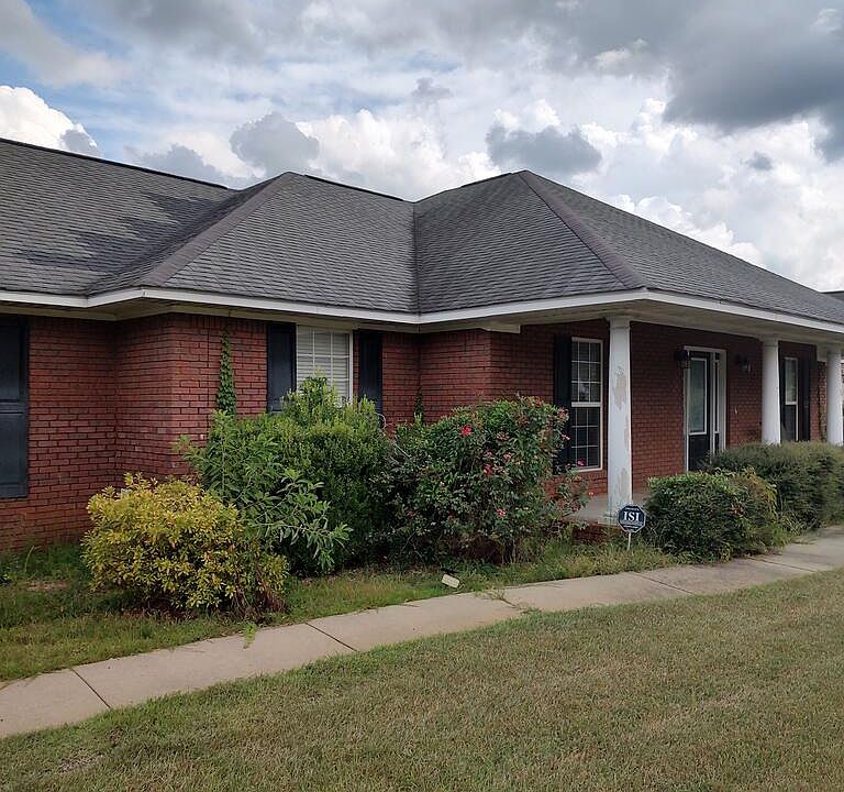 1st image of 208 Sonya Dr