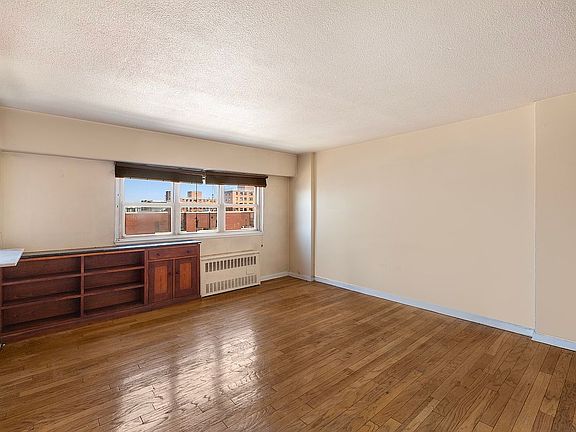 5th image of 609 Columbus Ave APT 16R