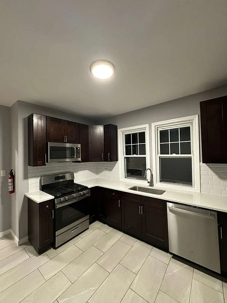 3 bed, $2,950 — Photo 3