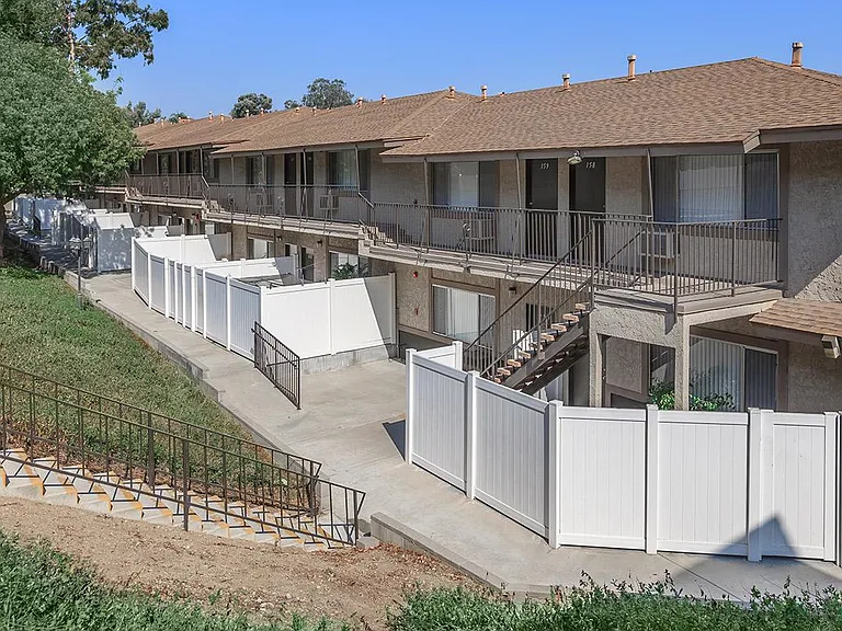 Woodglen Apartment Homes — Photo 12
