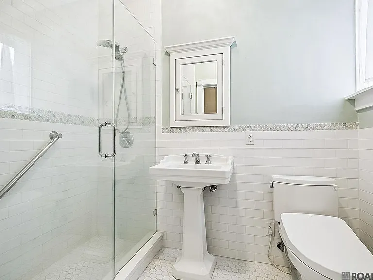 1909 Cedardale Ave — Photo 8