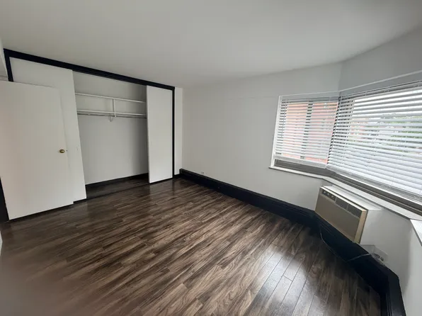 7337 S South Shore Dr APT 326, Chicago, IL 60649