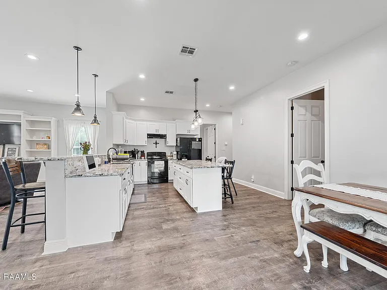 1120 E Butcher Switch Rd — Photo 8