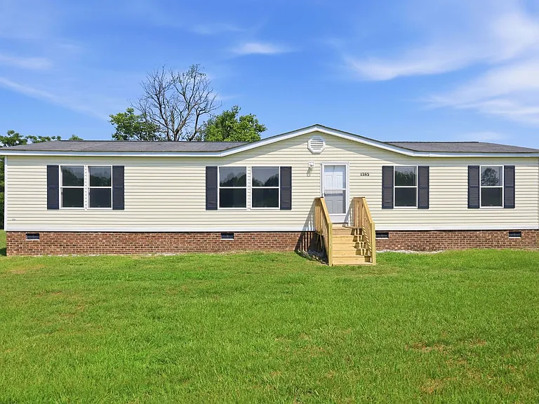 1385 Live Oak Rd — Photo 2