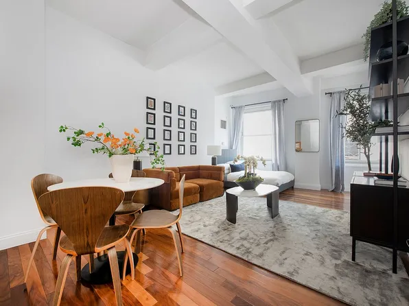 88 Greenwich St APT 905, New York, NY 10006