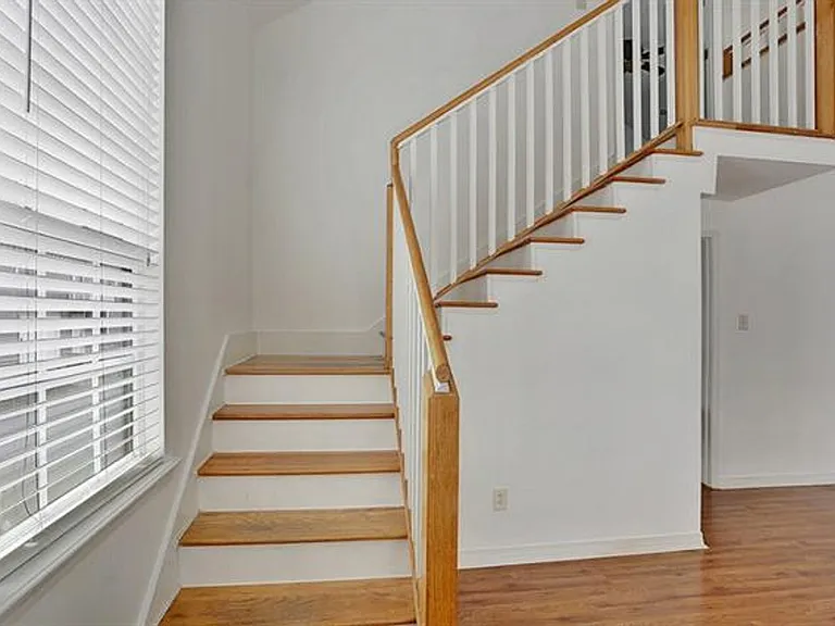 843 Washington Ave — Photo 9