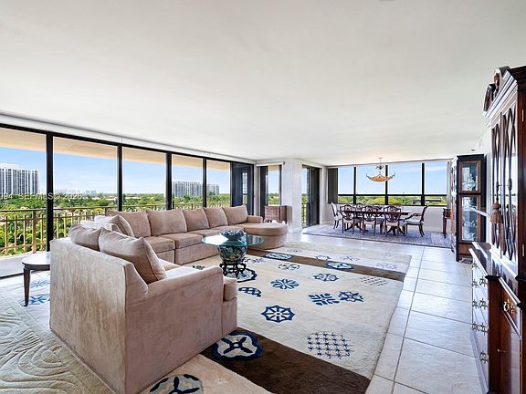 4th image of 11113 Biscayne Blvd Unit 751