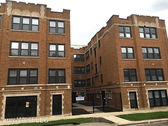 2nd image of 3121 W Lawrence Ave APT 3
