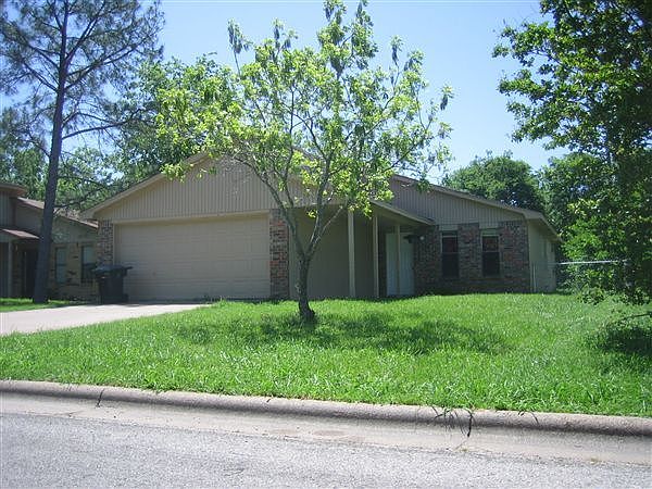 979RENT Three Bedroom House