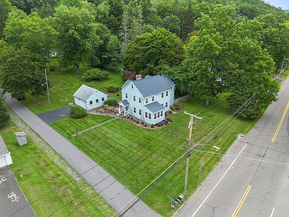 3rd image of 1015 River Rd