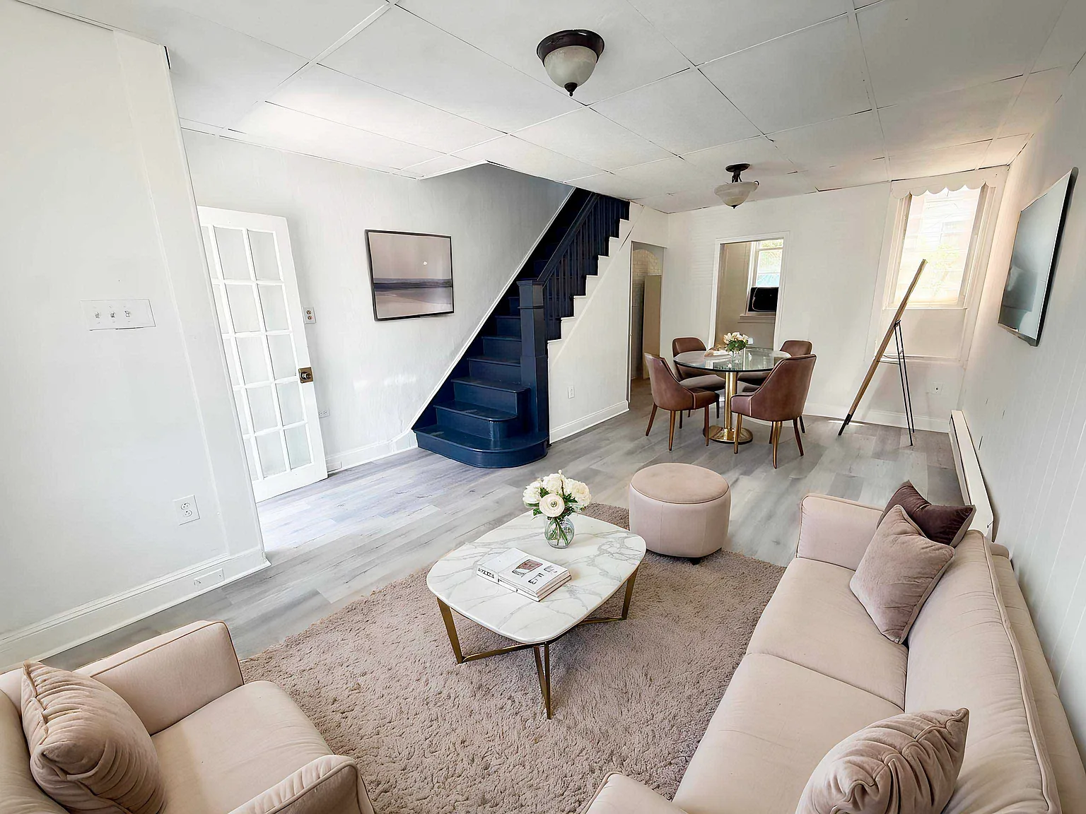2 bed, 864 sqft, $1,200 — Photo 1