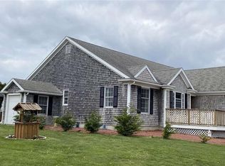 74 Crestview Dr, Portsmouth, RI 02871